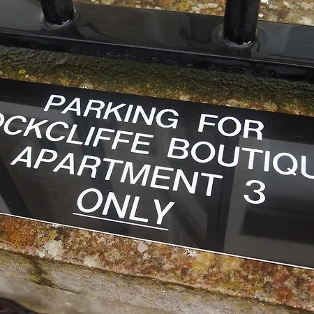 Rockcliffe Boutique 3 *