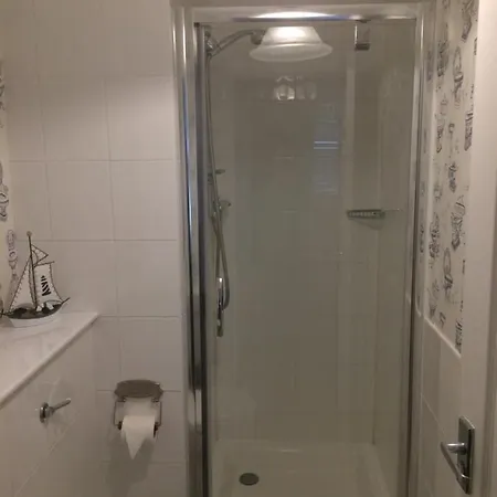 Rockcliffe Boutique 3 *